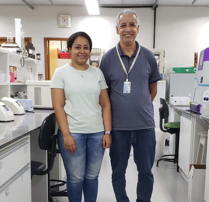 Carlos Rosa e Ana Raquel de Oliveira Santos.Biologa da Coleção